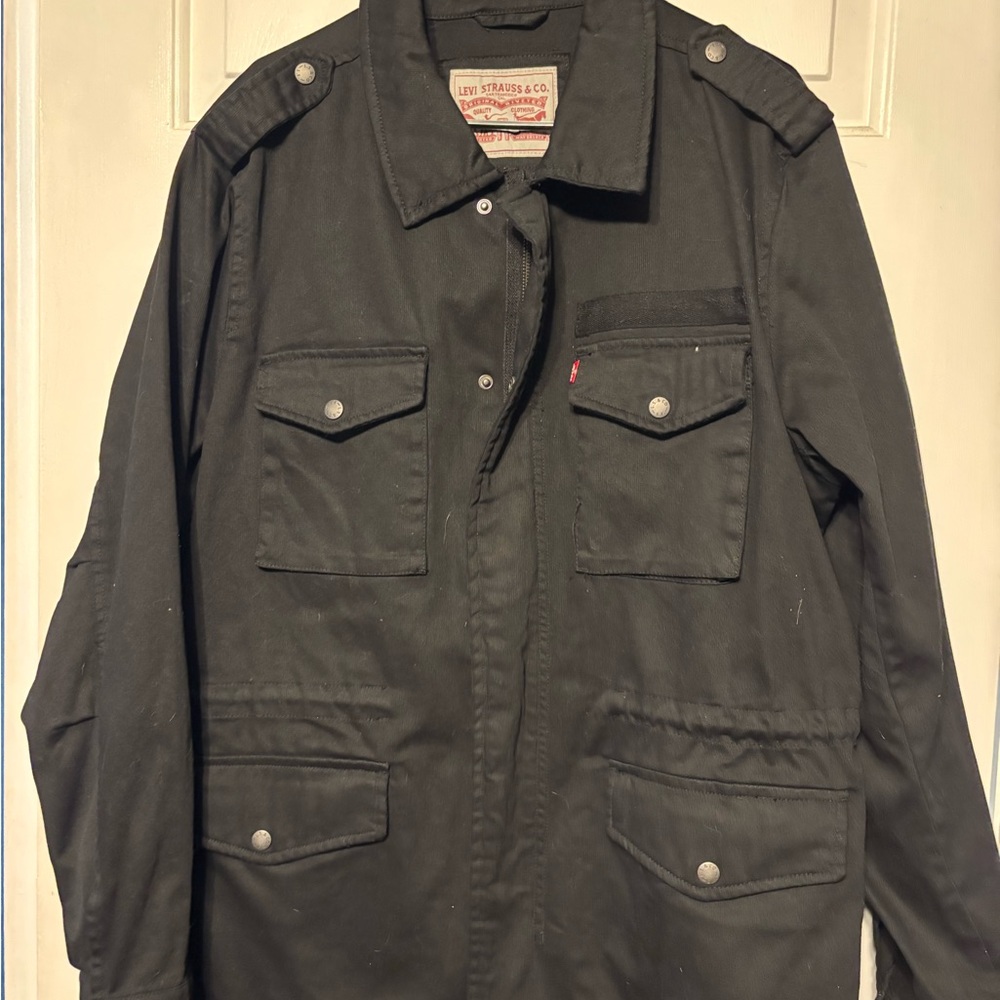 Levi's Black Jean Jacket With Buttoned Pockets - image 1